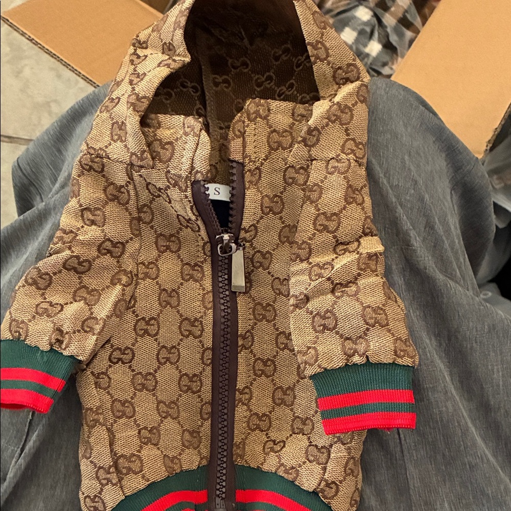 Gucci pe Brown Jacket with Red and Green Accents